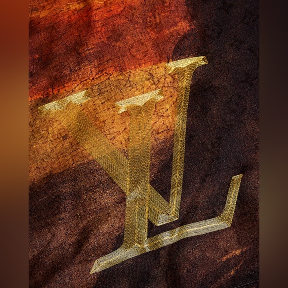 Authentic Louis Vuitton Scarf.  Monogram Mona Lisa - Picture 3 of 5